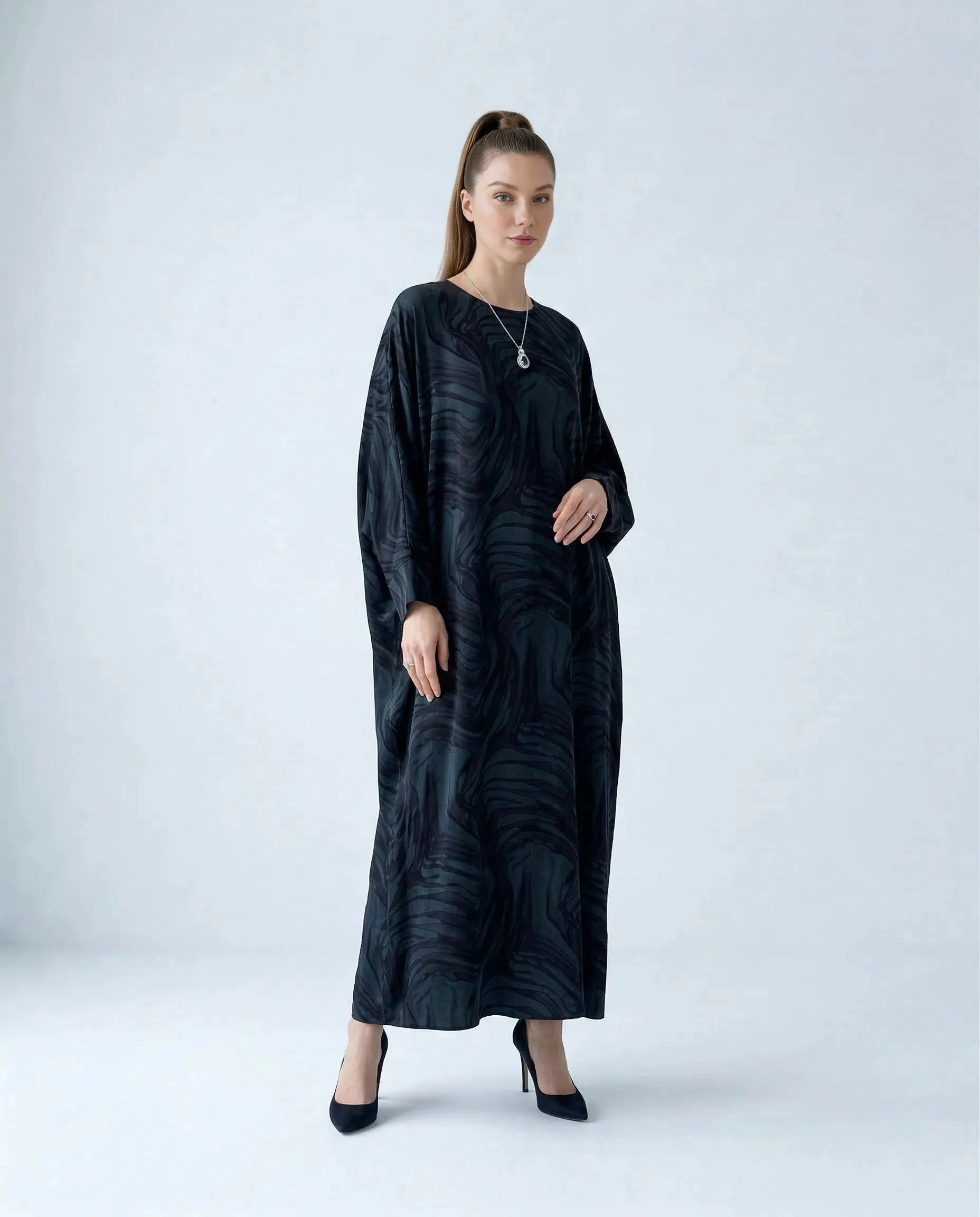 Mavi Desenli Cupro İpek Yarasa Kol Elbise