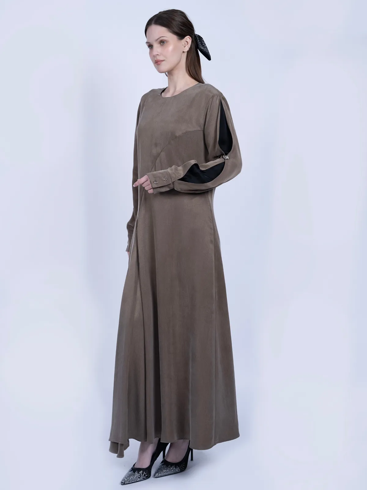 İpek Cupro Vizon Kolları Taşlı ve Godeli Elbise - Görsel 2