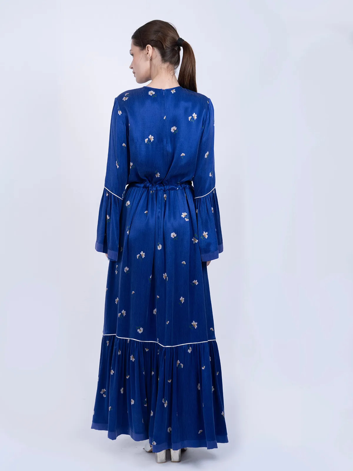 İpek Cupro Mavi Çiçekli Biyeli Elbise - Görsel 5