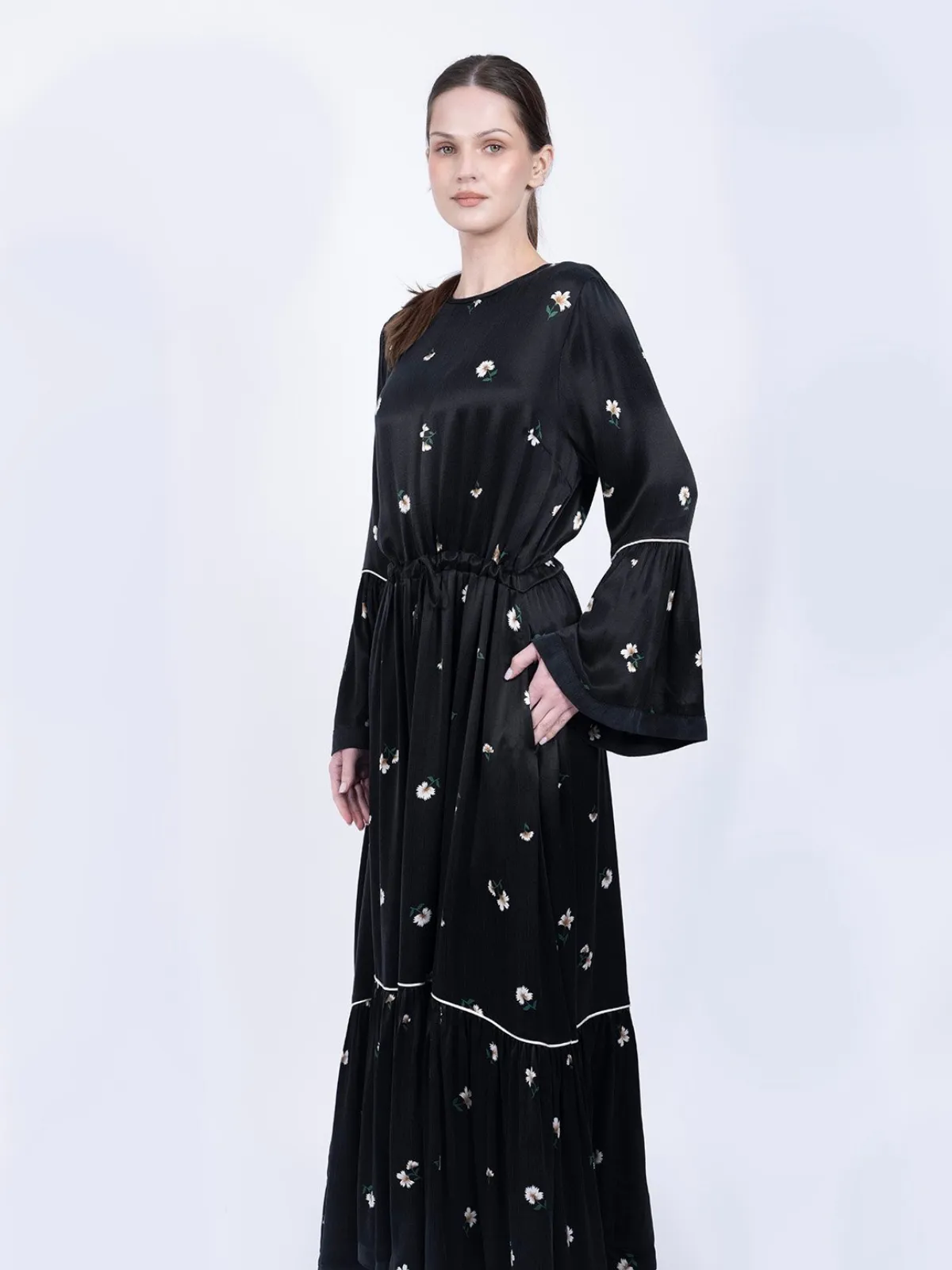 İpek Cupro Siyah Çiçekli Biyeli Elbise - Görsel 3