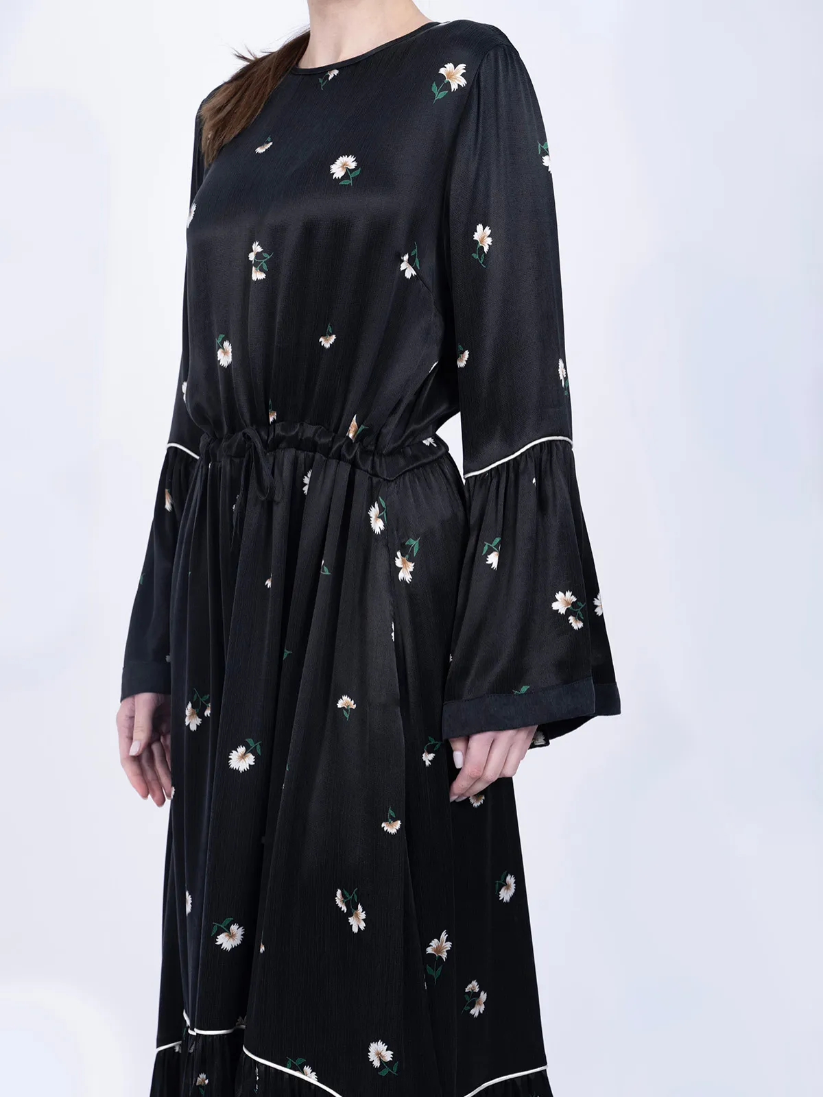 İpek Cupro Siyah Çiçekli Biyeli Elbise - Görsel 5