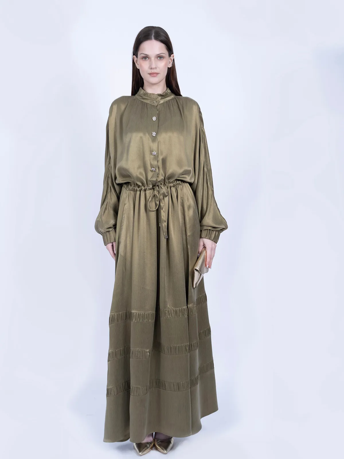 İpek Cupro Beli Bağcıklı ve Katlı Fırfır Detaylı Haki Gold Elbise - İPEK CUPRO ELBİSE