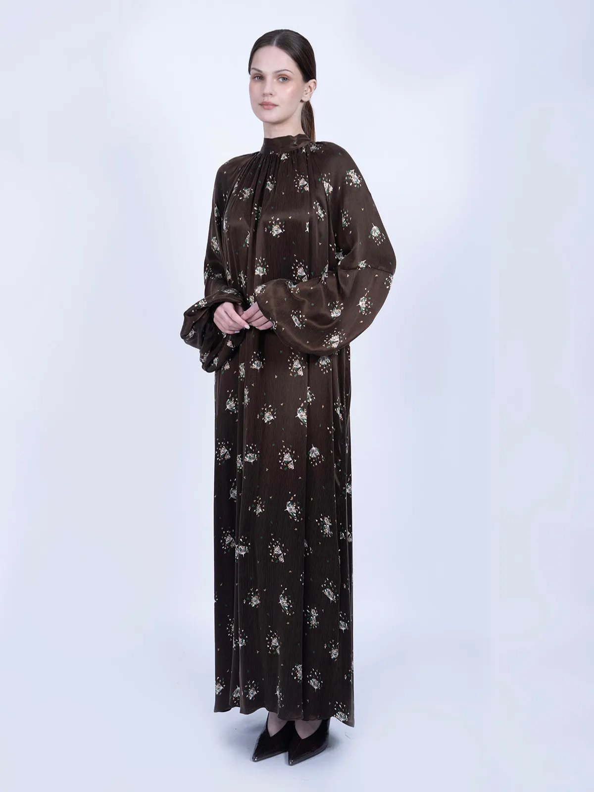 Kravat Yaka Çiçek Desenli İpek Cupro Elbise - Kahve - Görsel 2